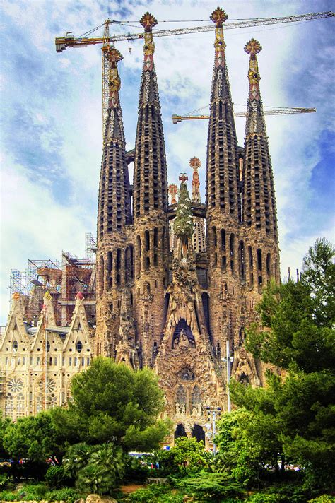 Sagrada Familia – Wikipedija