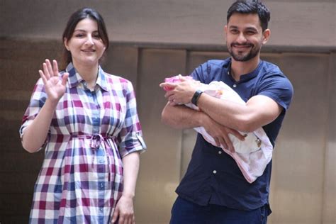 Soha Ali Khan brings her Baby home: FIRST pics below post delivery | India Forums