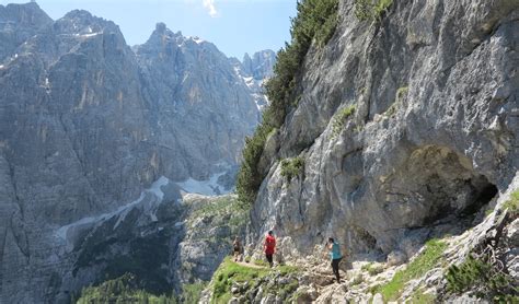 Best hikes in Cortina d'Ampezzo and Dolomites.