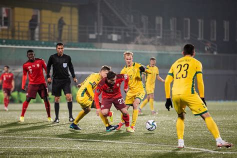 Sportas. Orai. Beveik metus nelaimėjusi Lietuvos futbolo rinktinė rytoj ...