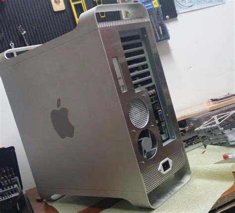 Apple G5 case mod / Hackintosh mod