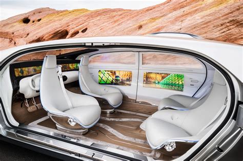 To Screen or Not to Screen: The Tricky Business of Designing Driverless ...