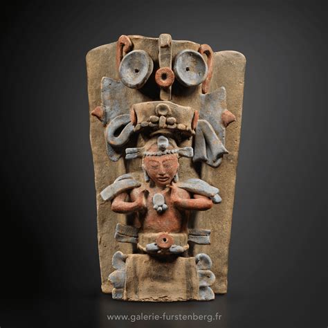 MAYANS: HIGH PRIEST IN RITUAL POSITION - Galerie Furstenberg