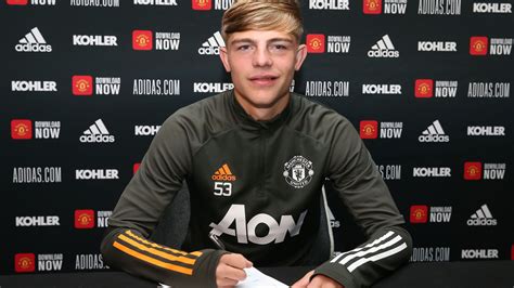 Brandon Williams signs new four-year Manchester United deal | Football News | Sky Sports