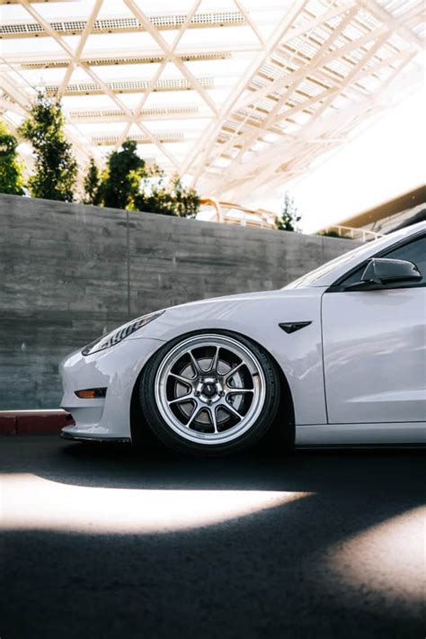 The Best Wheels For A Tesla Model 3 - Konig Wheels