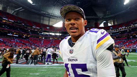 Vikings QB Josh Dobbs Didn't Know His WR's Names During Win