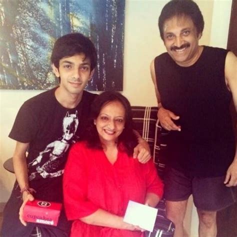 Anirudh | Celebrities with their Parents, compilations of cute moments!