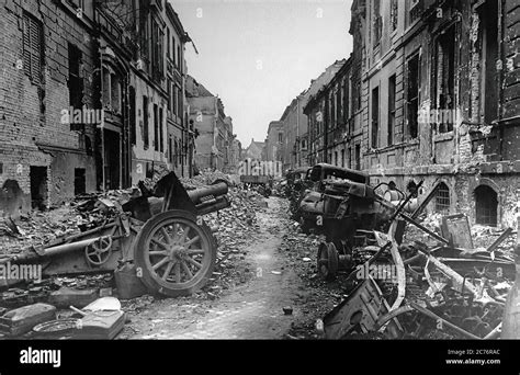 BATTLE OF BERLIN 1945 Stock Photo - Alamy