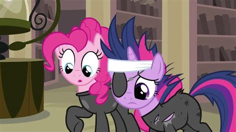 Image - Pinkie Pie and Twilight concerned S2E20.png | My Little Pony ...