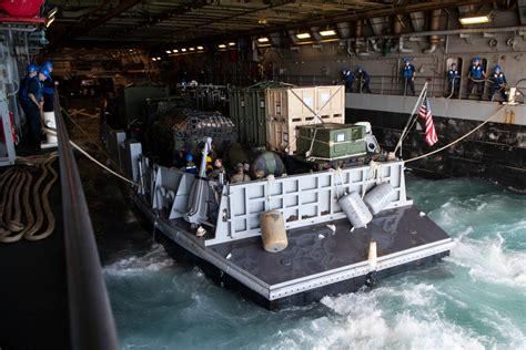 DVIDS - Images - USS Green Bay (LPD 20) Landing Craft Utility 1666 ...