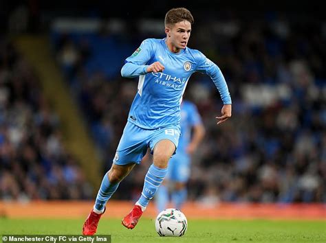 Manchester City teenage sensation James McAtee joins Sheffield United ...