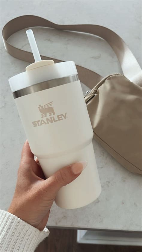 stanley tumbler, cream color | Stanley cup, Beige ästhetik, Jugendweihe ...