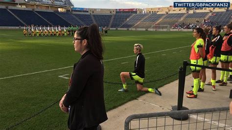 Soccer star Megan Rapinoe kneels during national anthem - ABC13 Houston