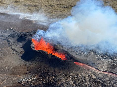 Iceland earthquakes: Volcano eruption could be ‘hours or days’, meteorologist warns | The ...