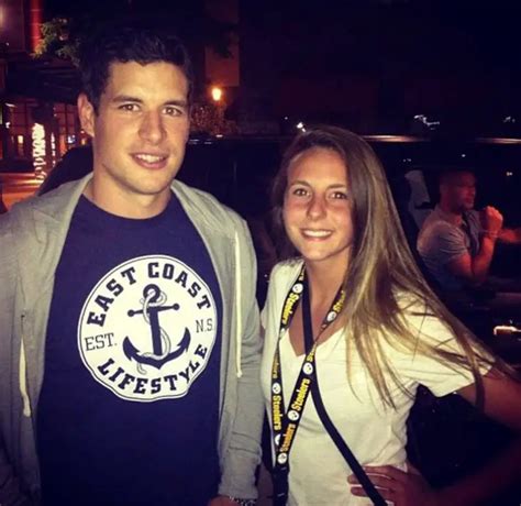 Sidney Crosby [Ice Hockey Player] Married Status, Wife, Gay, Dating