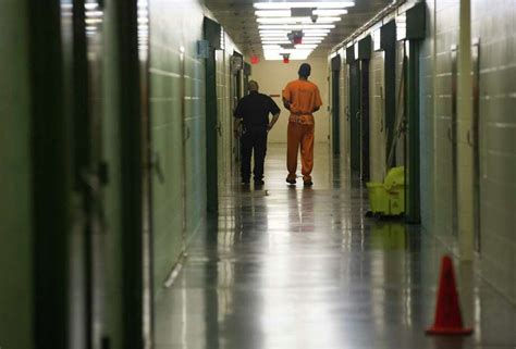 Give Harris County inmates books behind bars [Editorial] - Houston ...