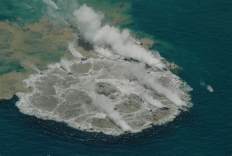 Biggest underwater volcanic eruption in Pacific Ocean: Covers 600 miles ...