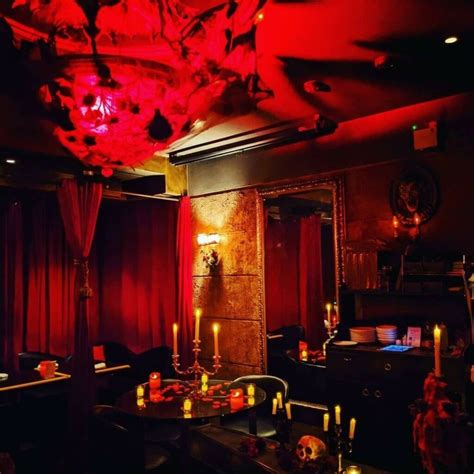 Vampire Cafe: A Gothic Restaurant That Serves "Blood" In Tokyo