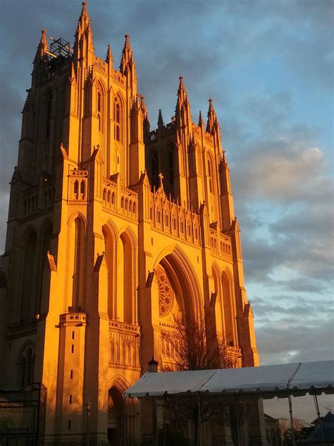 National Cathedral at sunset : r/washingtondc