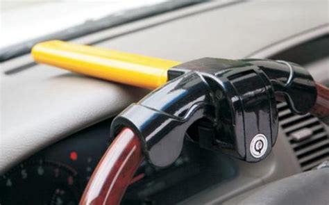 Is the old steering wheel lock still the safest bet? Police say yes