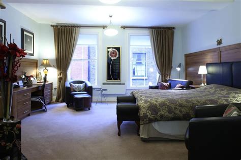 THE MERCHANT HOUSE DUBLIN IN TEMPLE BAR - GREAT RATES FROM €243