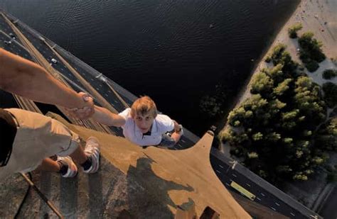 Acrophobia: Fear of Heights Pictures That Will Terrify You