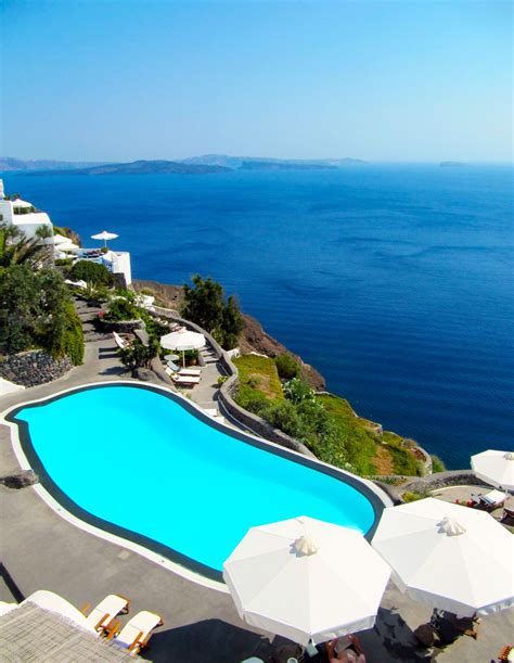 10 Best Hotels In Santorini For A Luxurious Escape