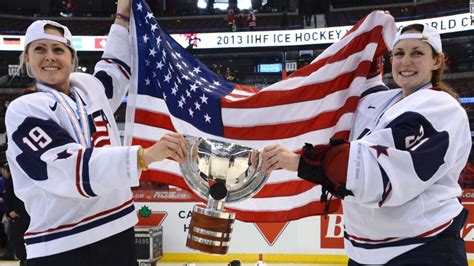 Pay fight between USA Hockey and women's players intensifies