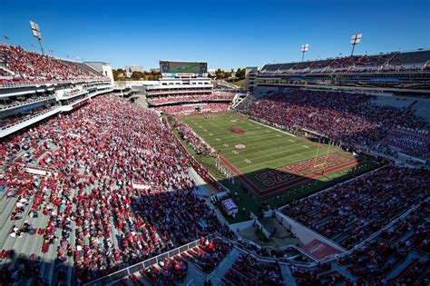 Donald W. Reynolds Razorback Stadium returns to full capacity this fall ...