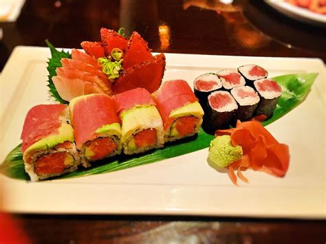 Roll tide roll, yellowtail roll, tuna tataki, and yellow tail sashimi : r/sushi