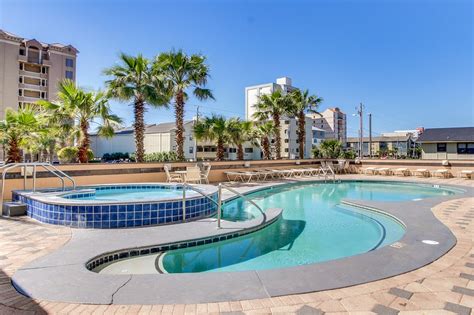 Upscale condo w/ Gulf and lagoon views, multiple pools, hot tub & lazy river! UPDATED 2020 ...