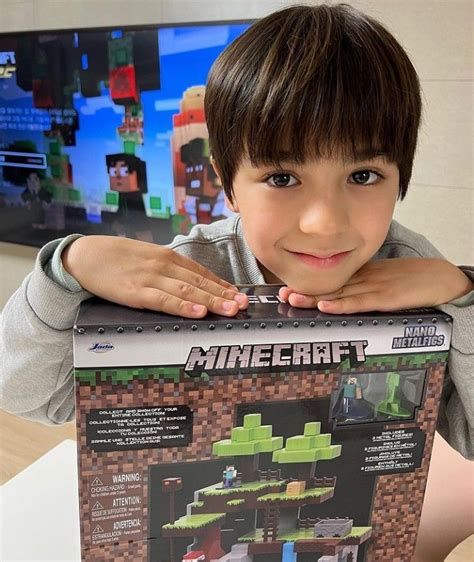 Minecraft, Boy Photos, Jaba, Kids Boys, Lunch Box, Insta, Play, Boy Pictures, Bento Box
