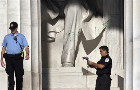 Lincoln Memorial Closed After Being Vandalized Overnight | Complex