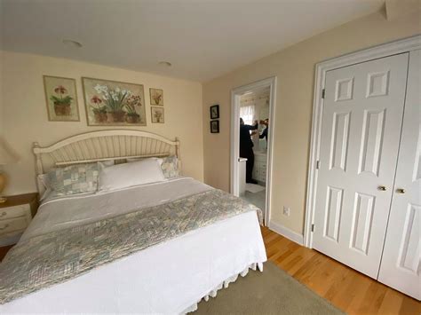 MAIN STREET INN - Guest house Reviews (New Canaan, CT)