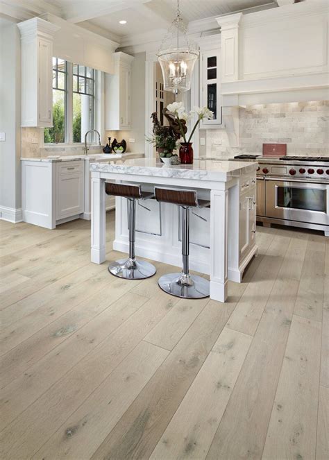 Porcelain in 2020 | Oak hardwood flooring, Engineered hardwood flooring ...