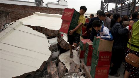 China rushes relief after Sichuan quake kills 188