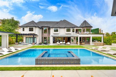 Luxury Los Angeles Estate Where Outdoor Activities Abound | 2023 | HGTV