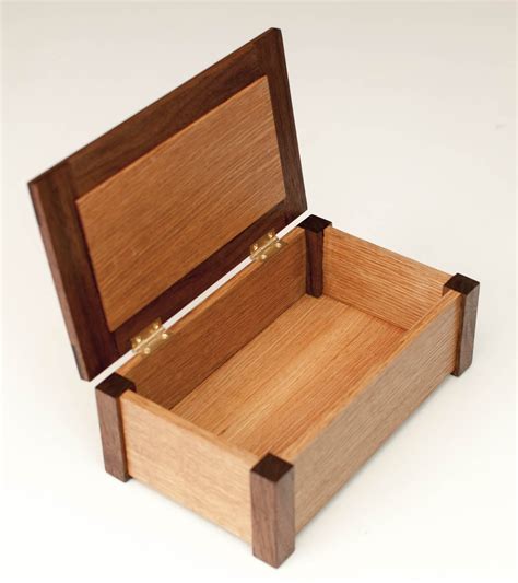 Rift-sawn White Oak and Walnut Box | Small wood box, Wooden box designs, Small wood projects