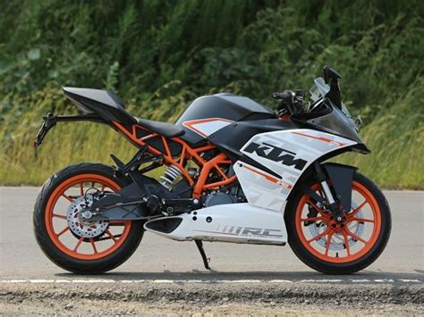 KTM RC 390 vs Kawasaki Ninja 300 Picture Gallery