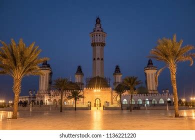 Mosquee de touba : 10 images, photos de stock, objets 3D et images vectorielles | Shutterstock