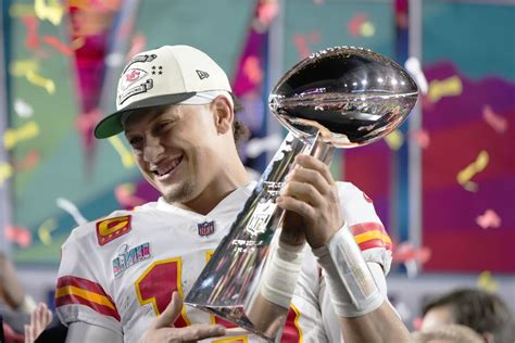 2023 Super Bowl: Patrick Mahomes leads Chiefs past Eagles - Los Angeles Times