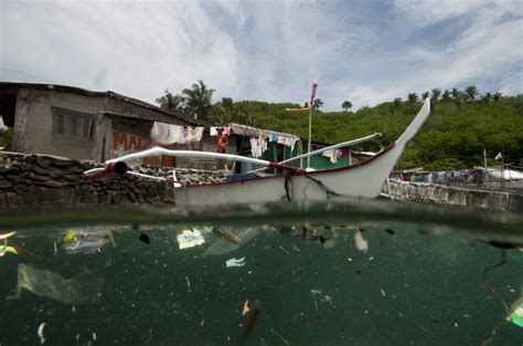 Striking image of plastic pollution in Philippines | Deep Sea News