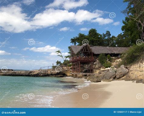 Paradise Island and beach stock image. Image of tide - 12583117