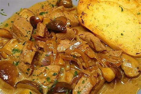 Sliced veal Liver with Onions and Mushrooms