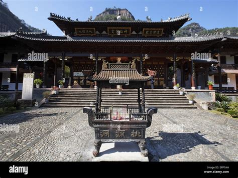 Taoyuan-dong Taoist Temple, Wuyi Mountains Stock Photo - Alamy