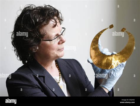 Bronze age artifacts hi-res stock photography and images - Alamy