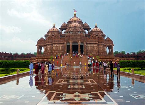 Akshardham Temple Delhi - Architecture, History, Visiting Time