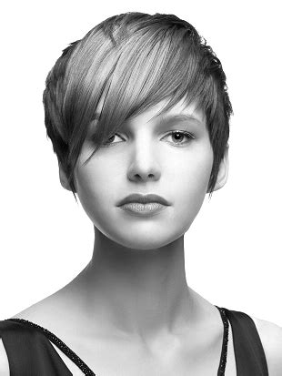 Pixie Haircuts for Round Faces