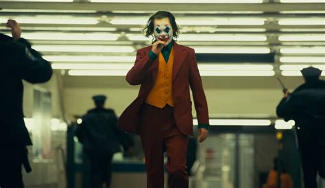 JOKER - Final Trailer 2-10 screenshot