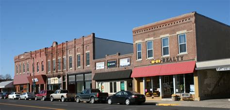 I discover Plainview & then the curtain falls | Minnesota Prairie Roots